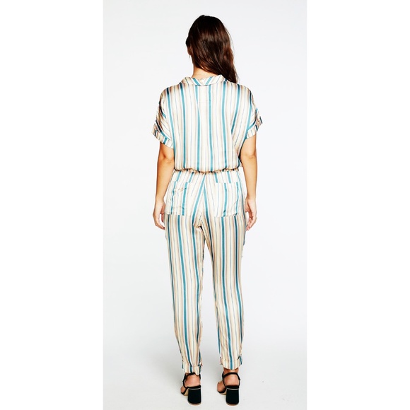 Chaser Silk S/S Rolled Slv Jumpsuit multi color - Picture 3 of 5